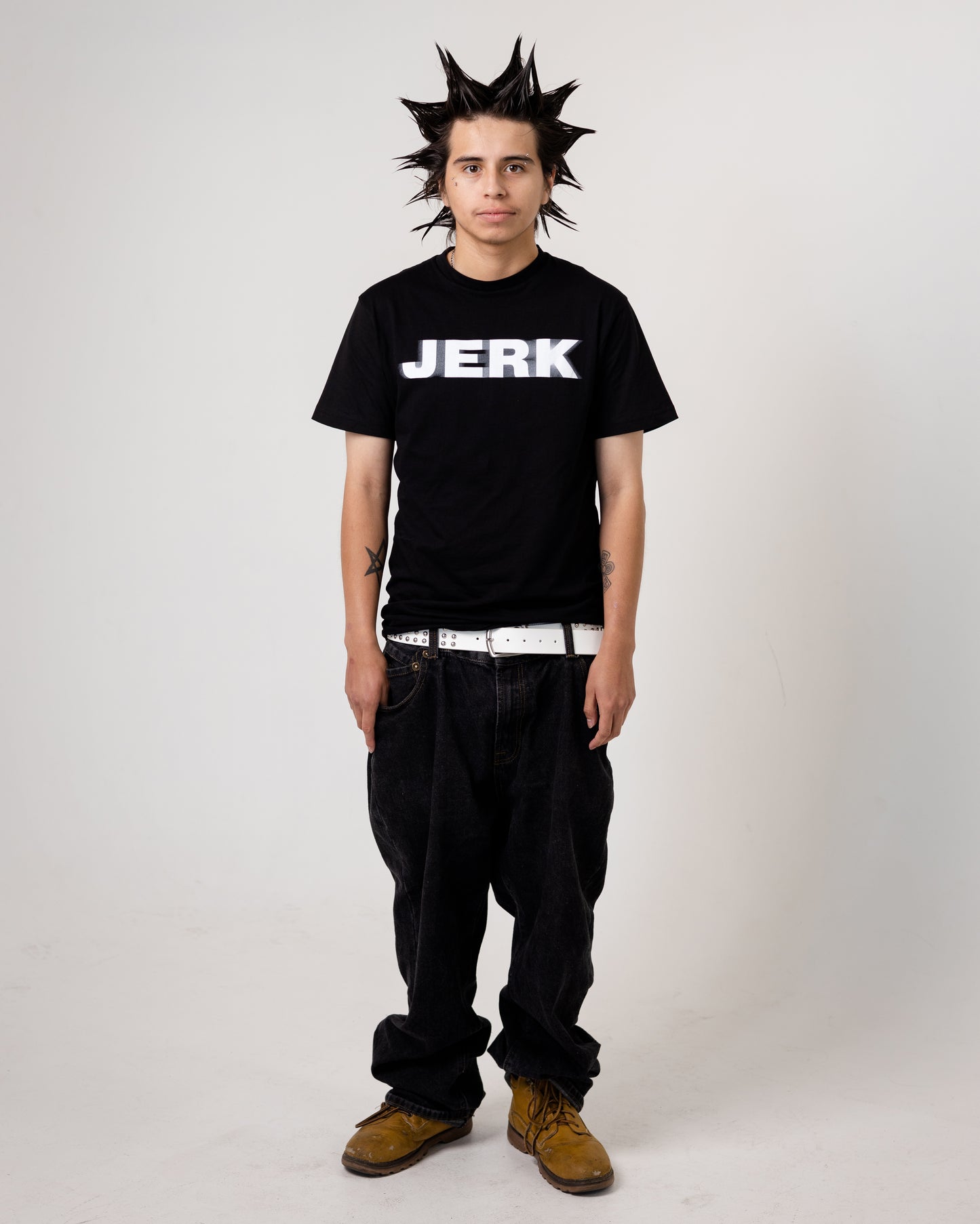 LOGO TEE